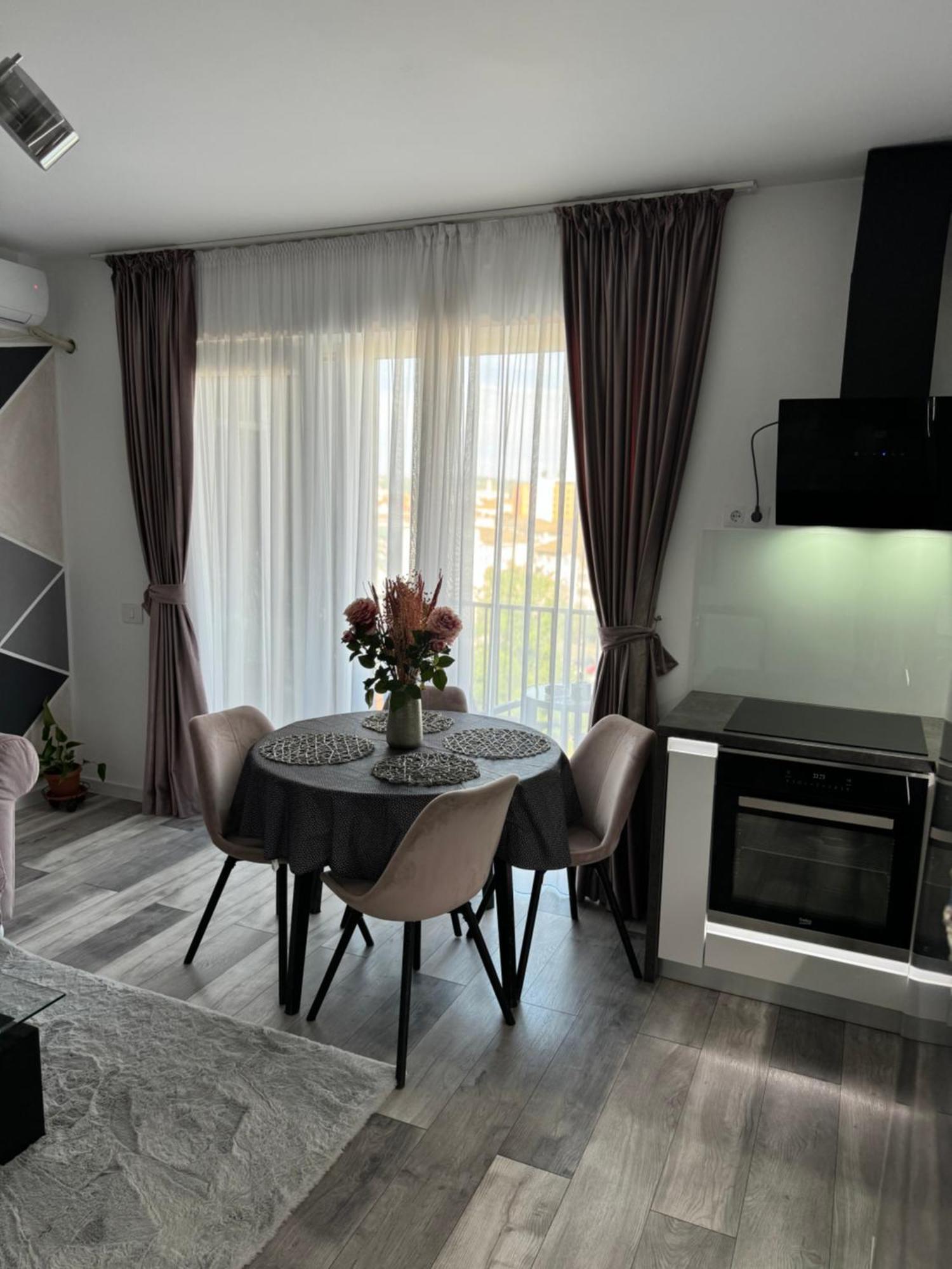 Magnific Leilighet Oradea Eksteriør bilde